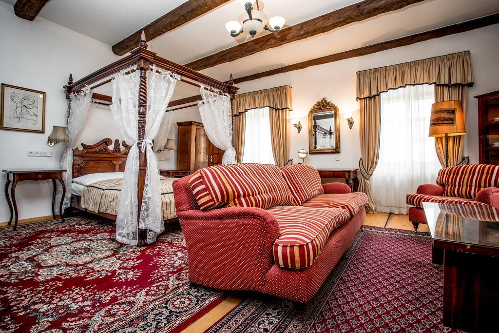 Hotel Dvur Hoffmeister Velke Cicovice Exterior photo